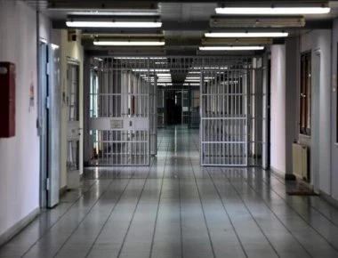 Πάτρα: Κατάπιε 52 σακουλάκια ναρκωτικών για να τα περάσει στη φυλακή